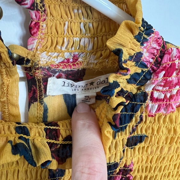 Women’s Beautiful Sheer Blouse with Flowers size Medium. - Picture 2 of 5